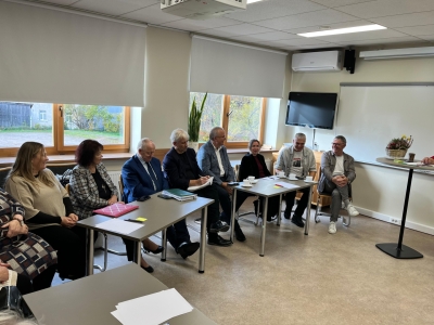 senioru universitates "tikšanās ar politiķiem"