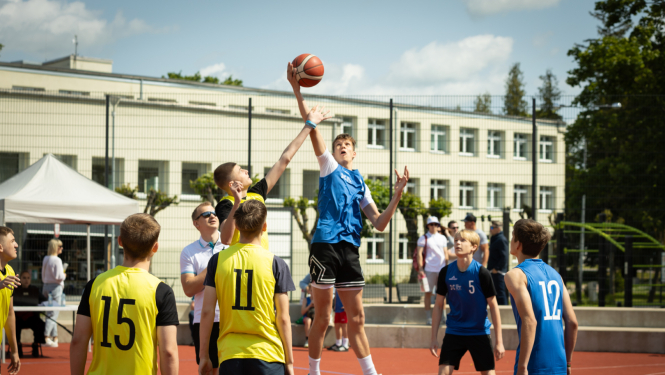 SPORTS