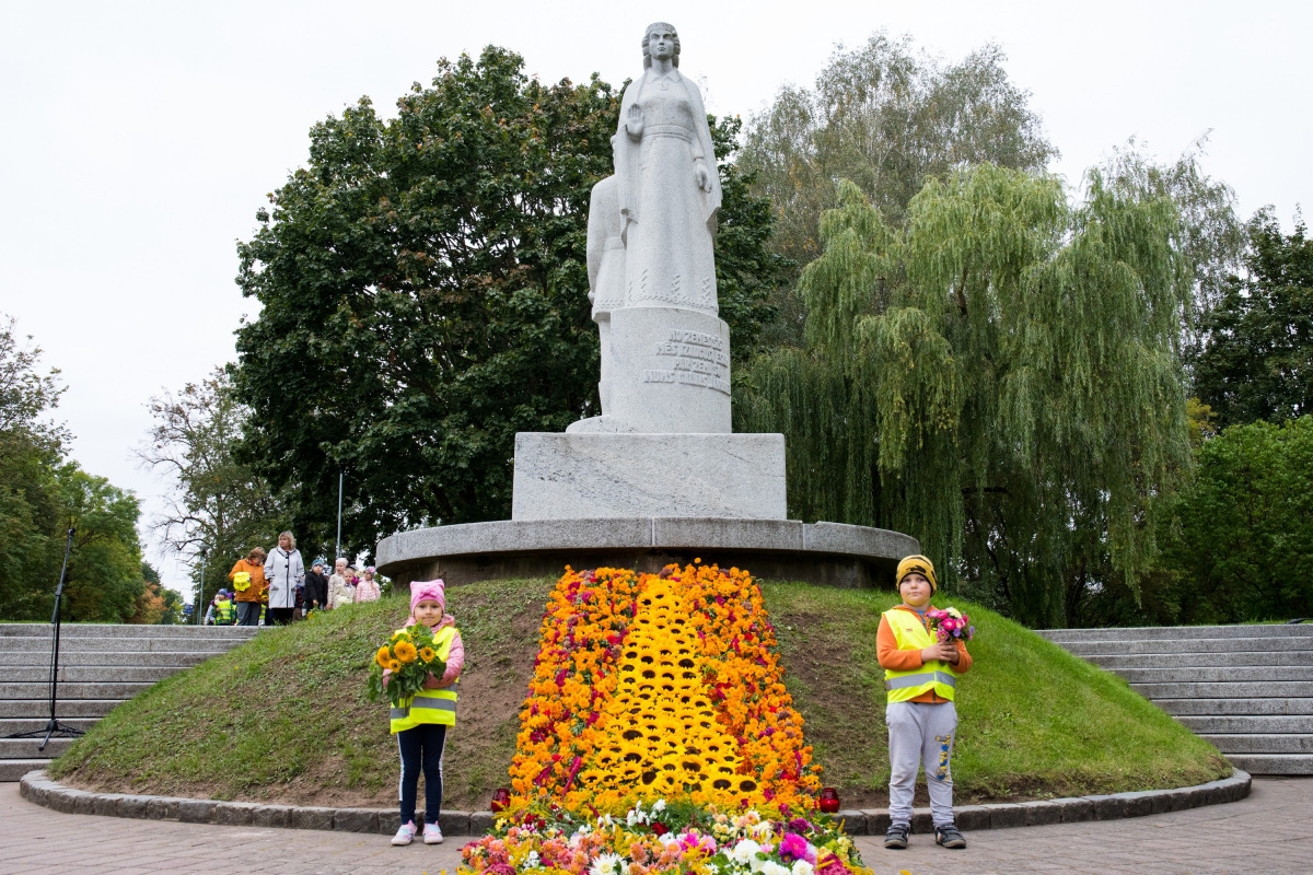 Dobeles Atbrīvošanas piemineklim 80. gadskārta