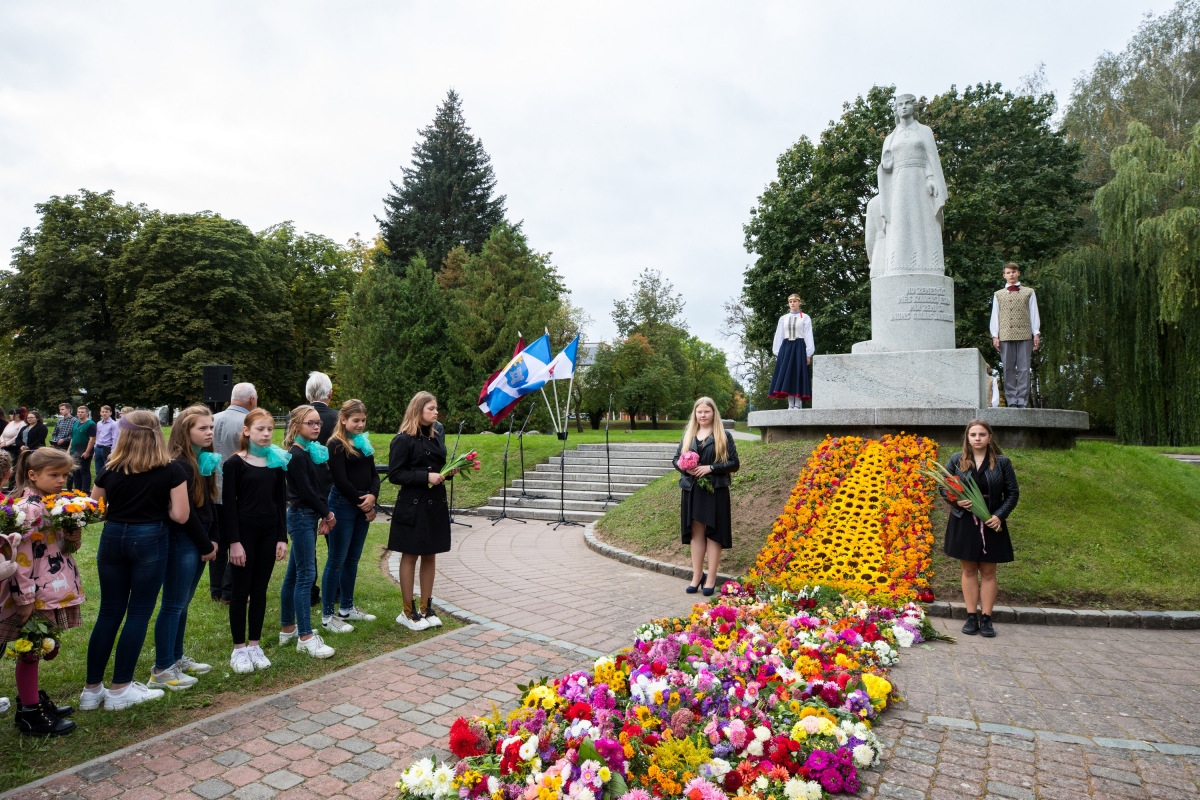 Dobeles Atbrīvošanas piemineklim 80. gadskārta