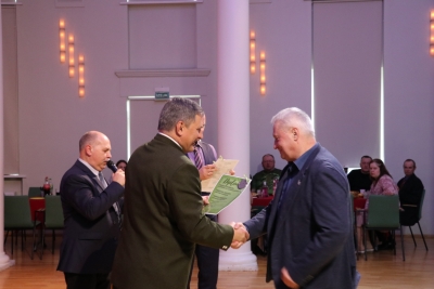 Medības