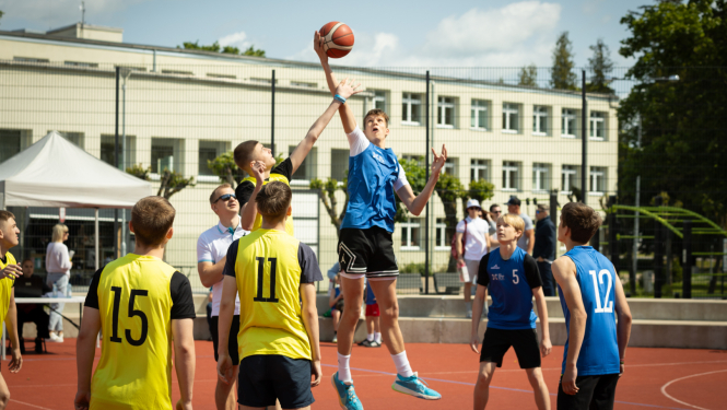 SPORTS