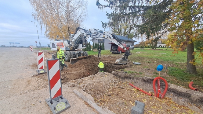 Turpinās būvdarbi gājēju celiņa izbūvei Penkulē