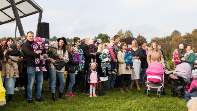 mazuļu godināšana 