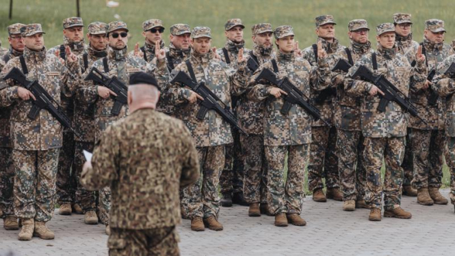 jauniešus aicina pieteikties dienestam 