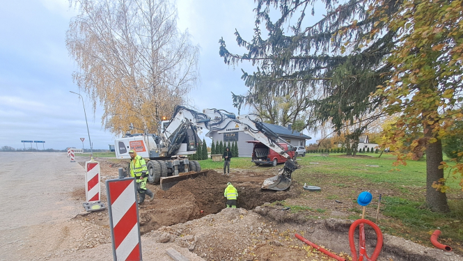 Turpinās būvdarbi gājēju celiņa izbūvei Penkulē