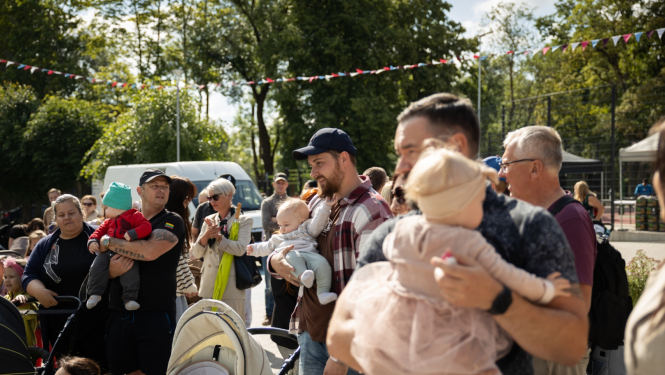 Mazuļu godināšana