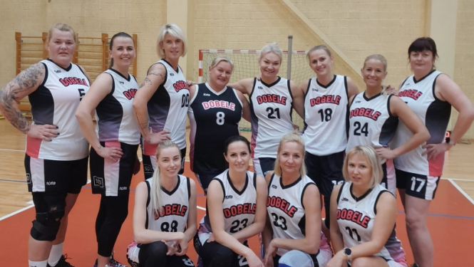 sieviešu basketbola komanda