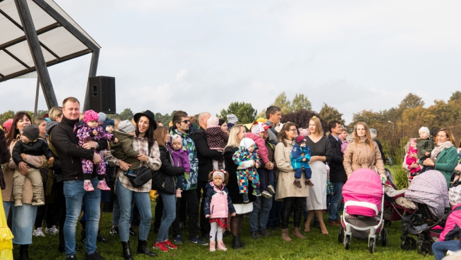 mazuļu godināšana 