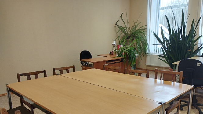 mebelu ziedojums ukru bibliotekai