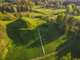 Pa seno zemgaļu takām