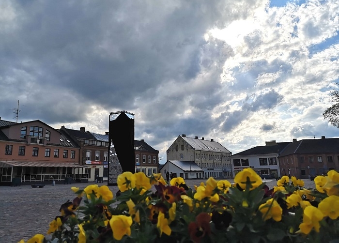 Dobele plaukst un attīstās