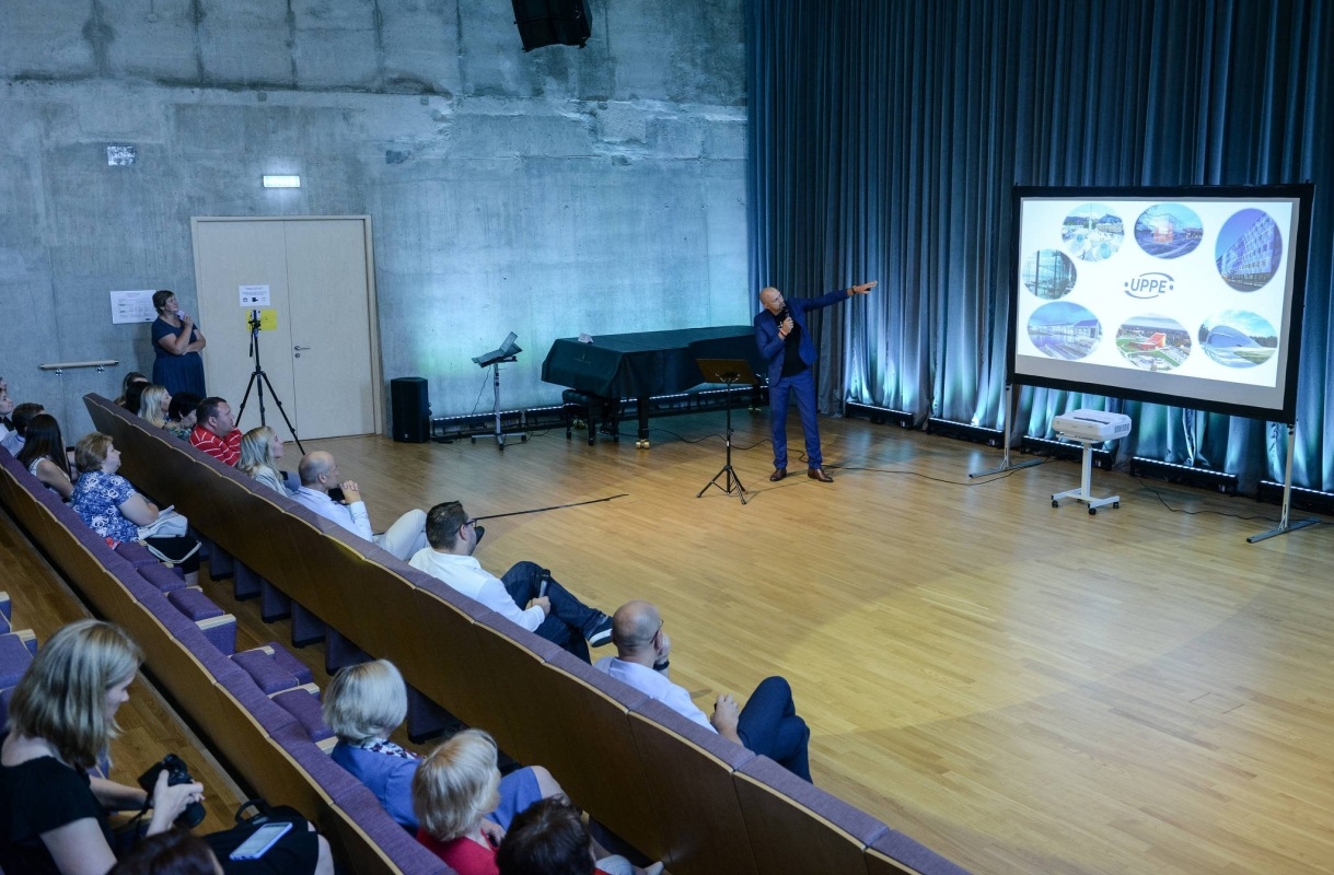 Ekonomikas ministrijas uzņēmēju forums kontcertzālē Zinta 25.08. Dobelē