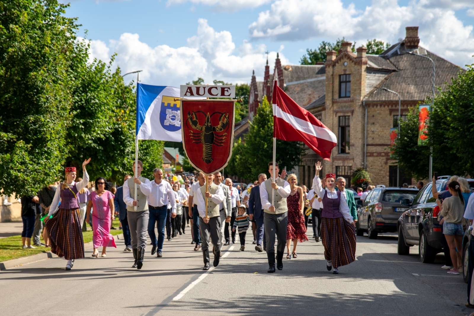 Auces svetku gajiens