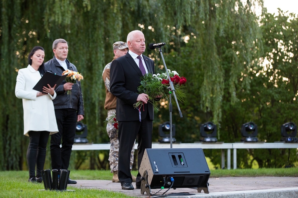 Dobeles Atbrīvošanas piemineklim 80. gadskārta