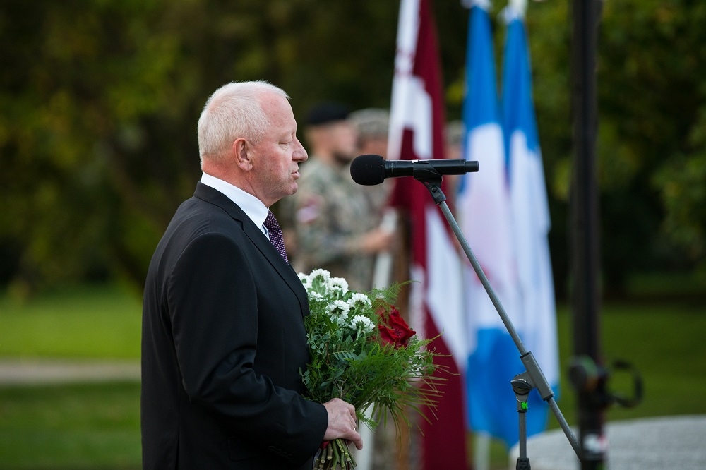 Dobeles Atbrīvošanas piemineklim 80. gadskārta