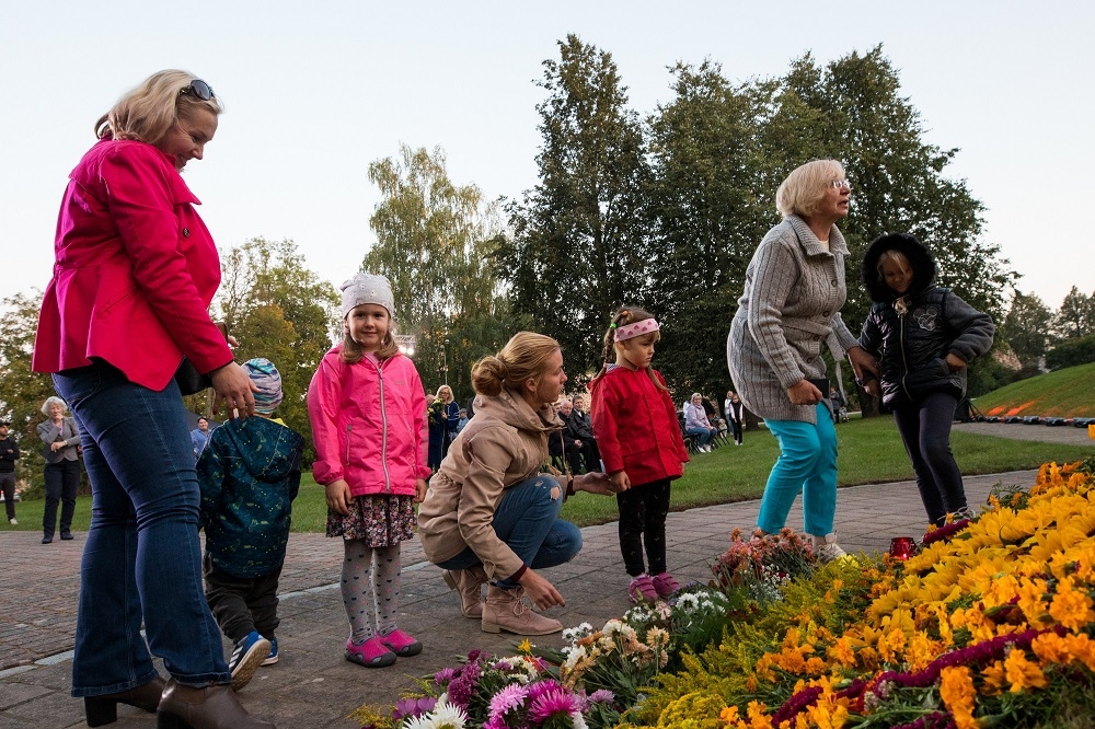 Dobeles Atbrīvošanas piemineklim 80. gadskārta