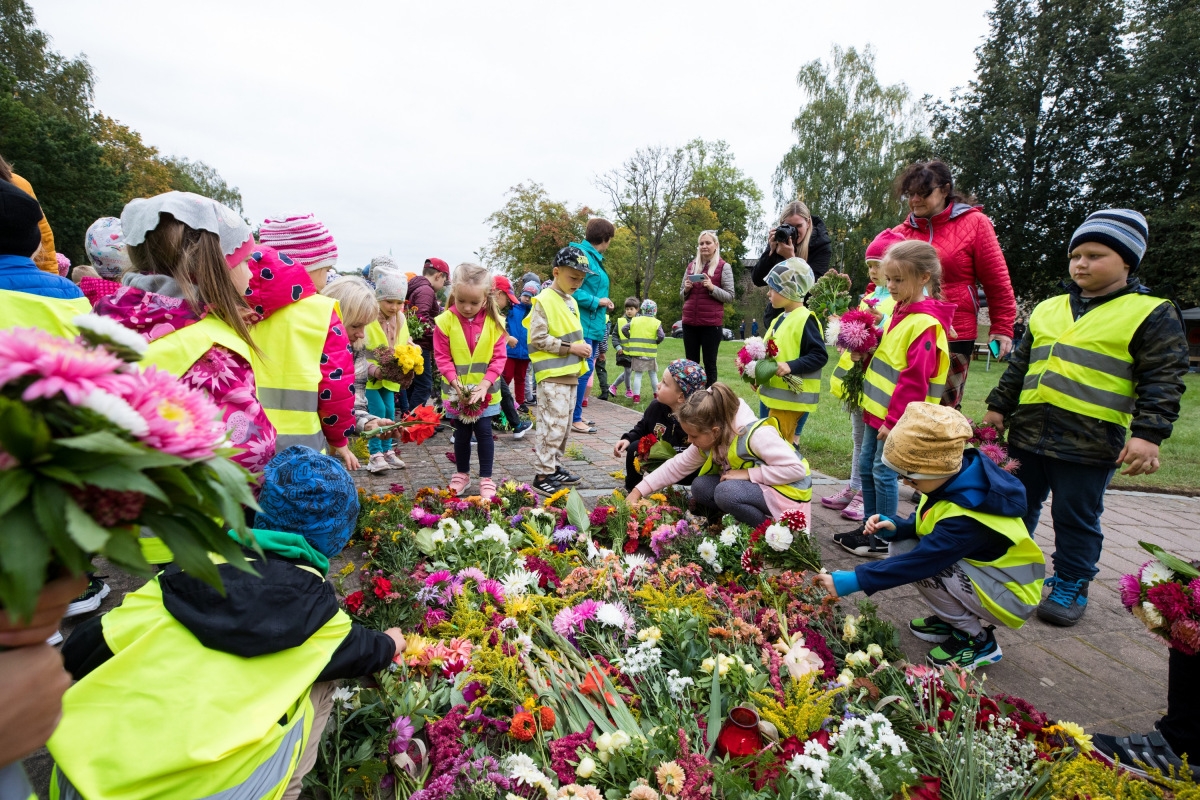 Dobeles Atbrīvošanas piemineklim 80. gadskārta