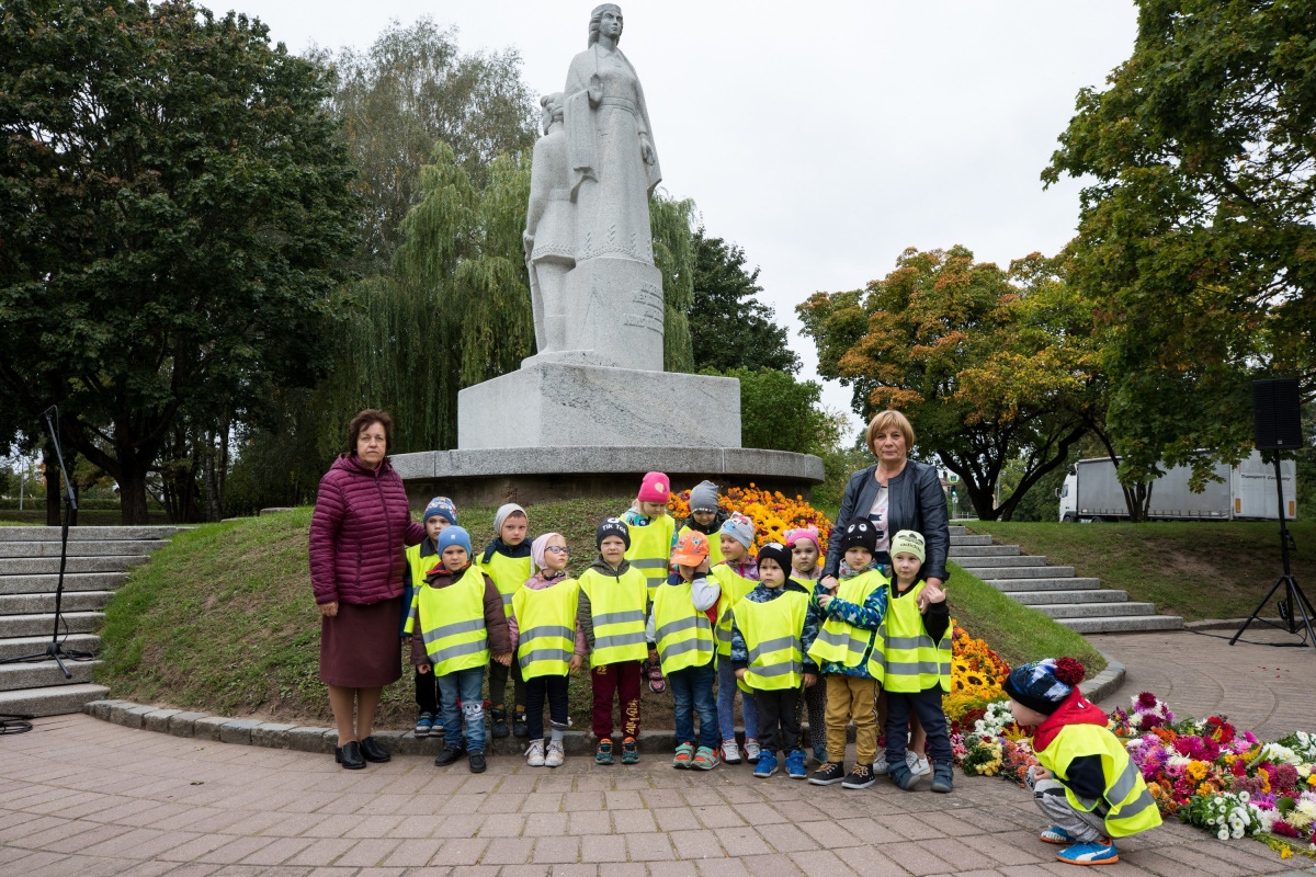 Dobeles Atbrīvošanas piemineklim 80. gadskārta