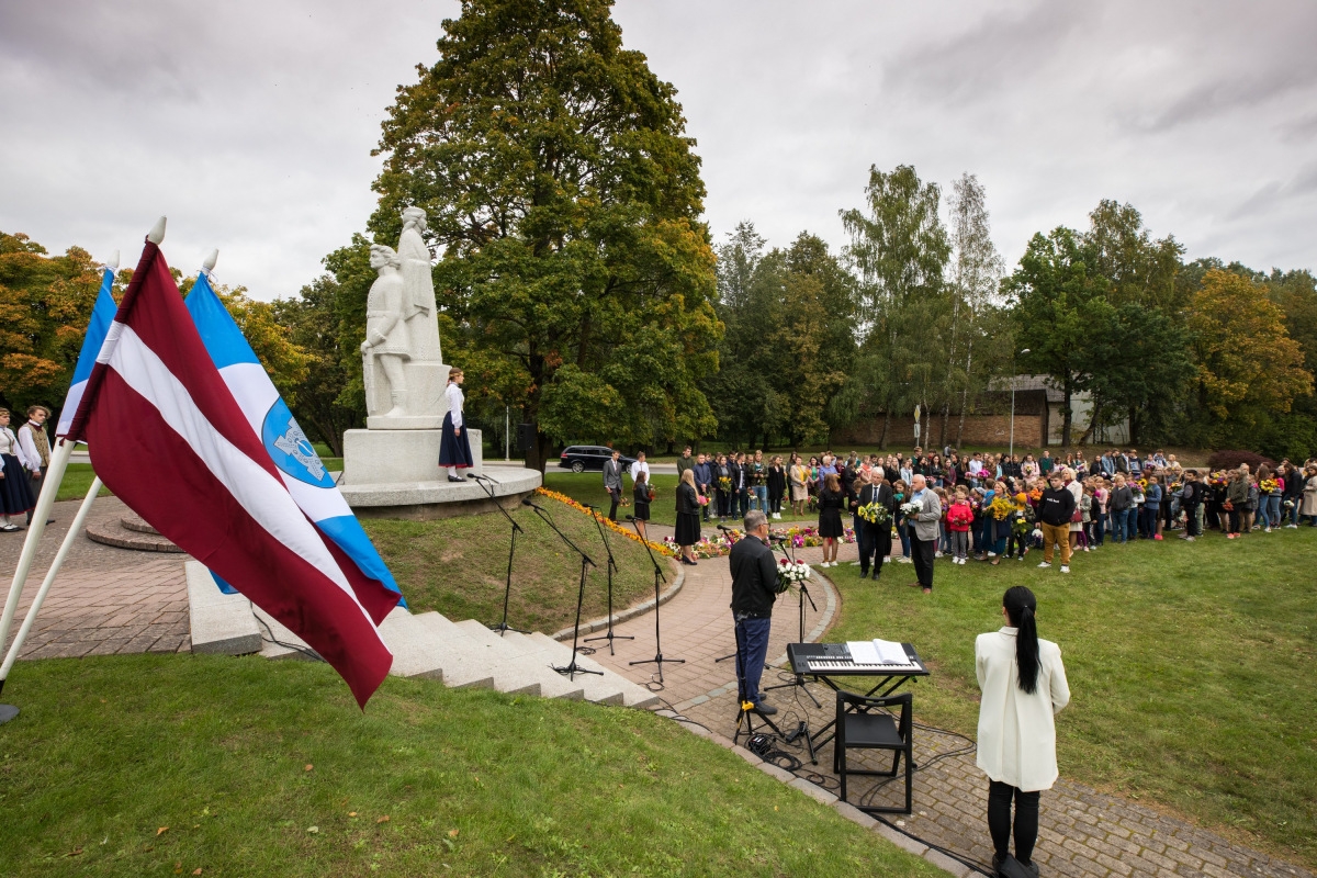 Dobeles Atbrīvošanas piemineklim 80. gadskārta