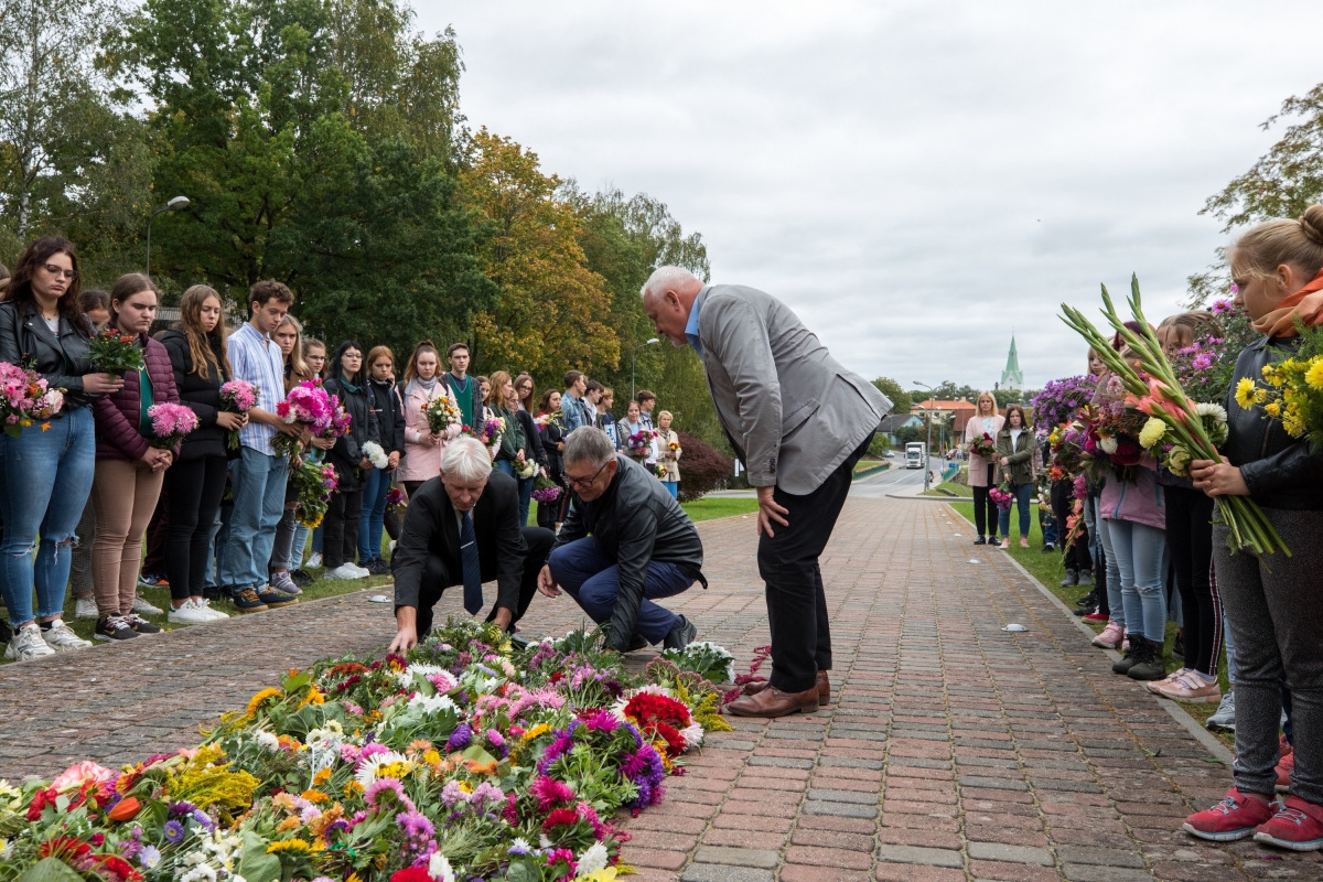 Dobeles Atbrīvošanas piemineklim 80. gadskārta