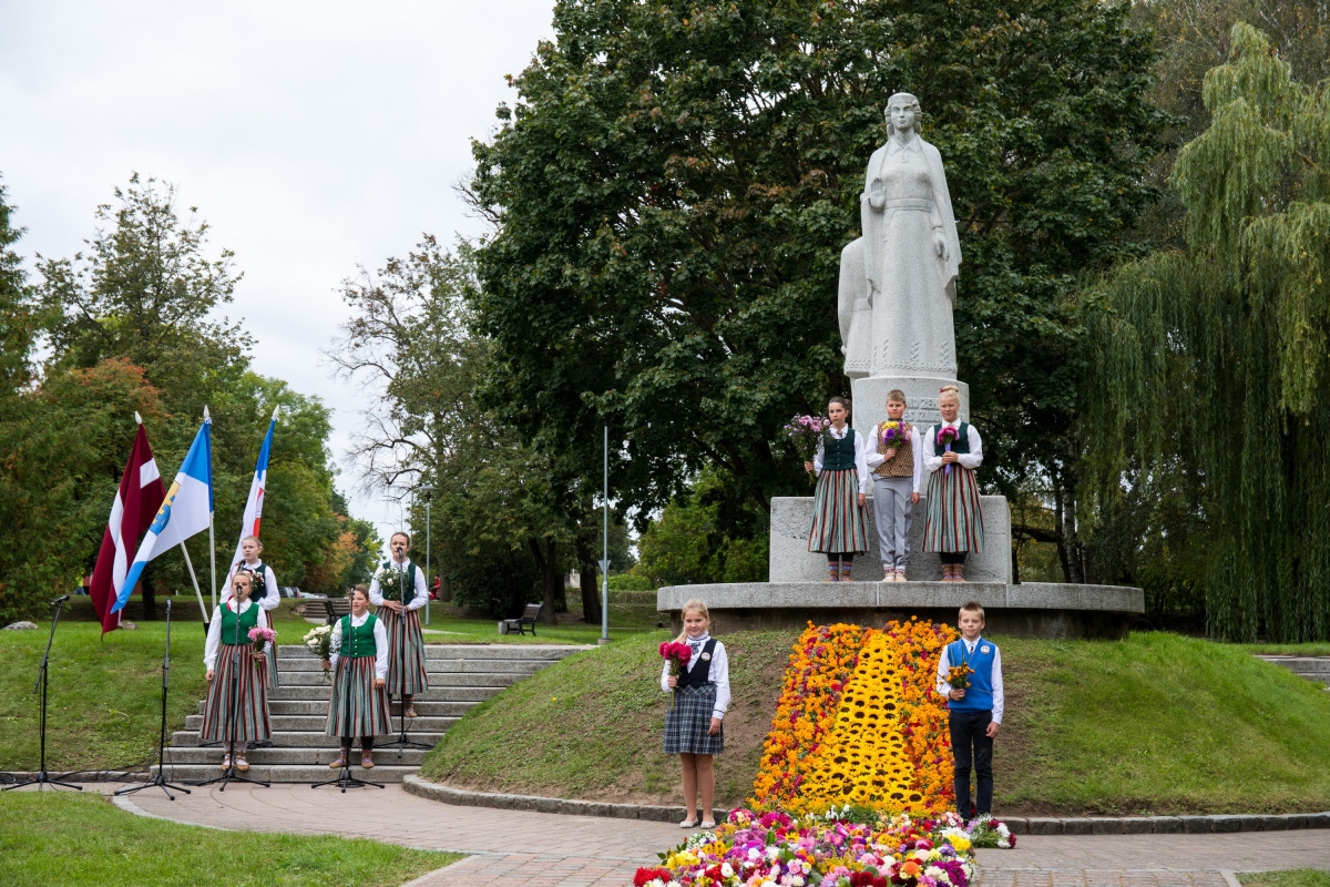 Dobeles Atbrīvošanas piemineklim 80. gadskārta