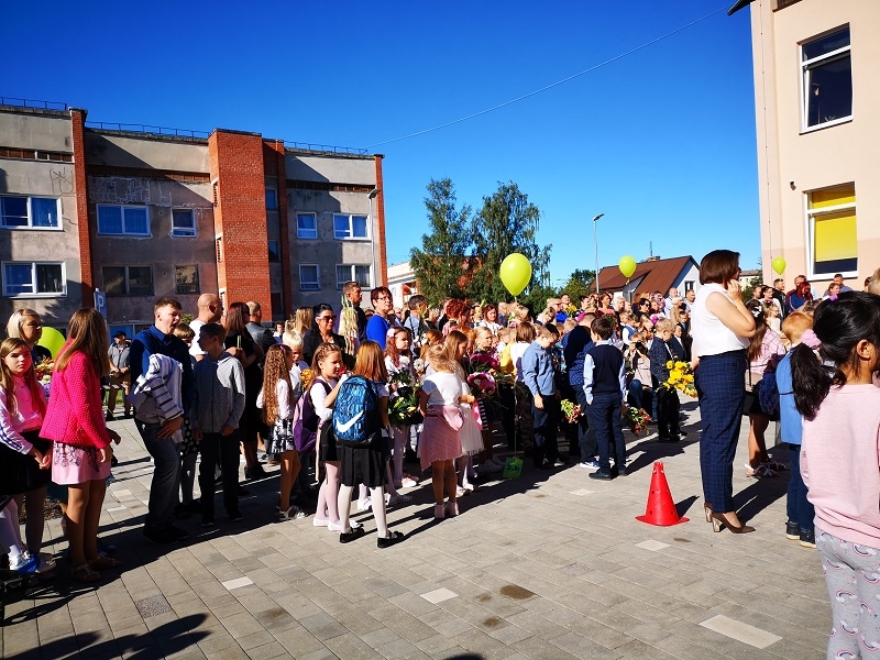 Zinību diena un sporta zāles atklāšana Dobeles sākumskolā 01.09.2020.