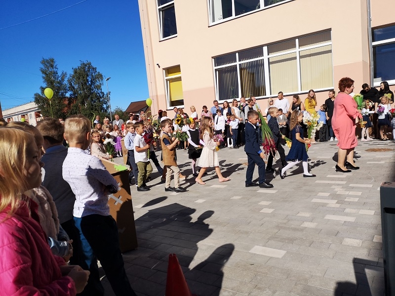 Zinību diena un sporta zāles atklāšana Dobeles sākumskolā 01.09.2020.