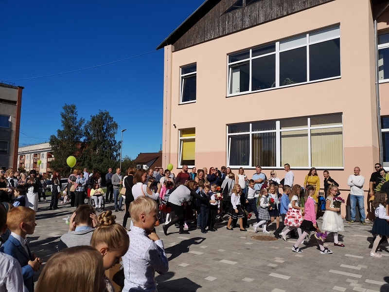 Zinību diena un sporta zāles atklāšana Dobeles sākumskolā 01.09.2020.