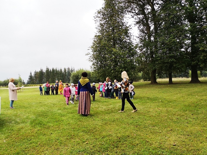 Dobeles novada izglītības iestāžu 1. klašu audzēkņi viesojas Kārļa Ulmaņa piemiņas muzejā “Pikšas” 03.09.2020.