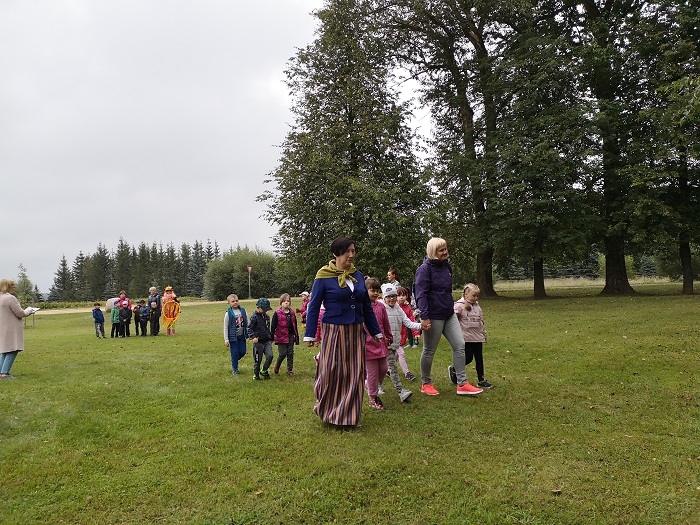 Dobeles novada izglītības iestāžu 1. klašu audzēkņi viesojas Kārļa Ulmaņa piemiņas muzejā “Pikšas” 03.09.2020.