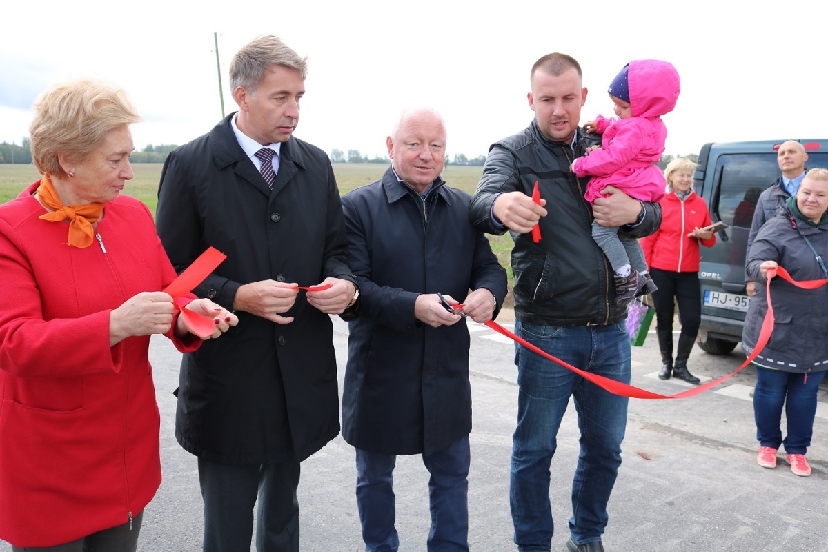 29.09.2019. Autoceļa Annenieki - Jaunpils atklāšana pēc pārbūves. Foto Baiba Rasa.