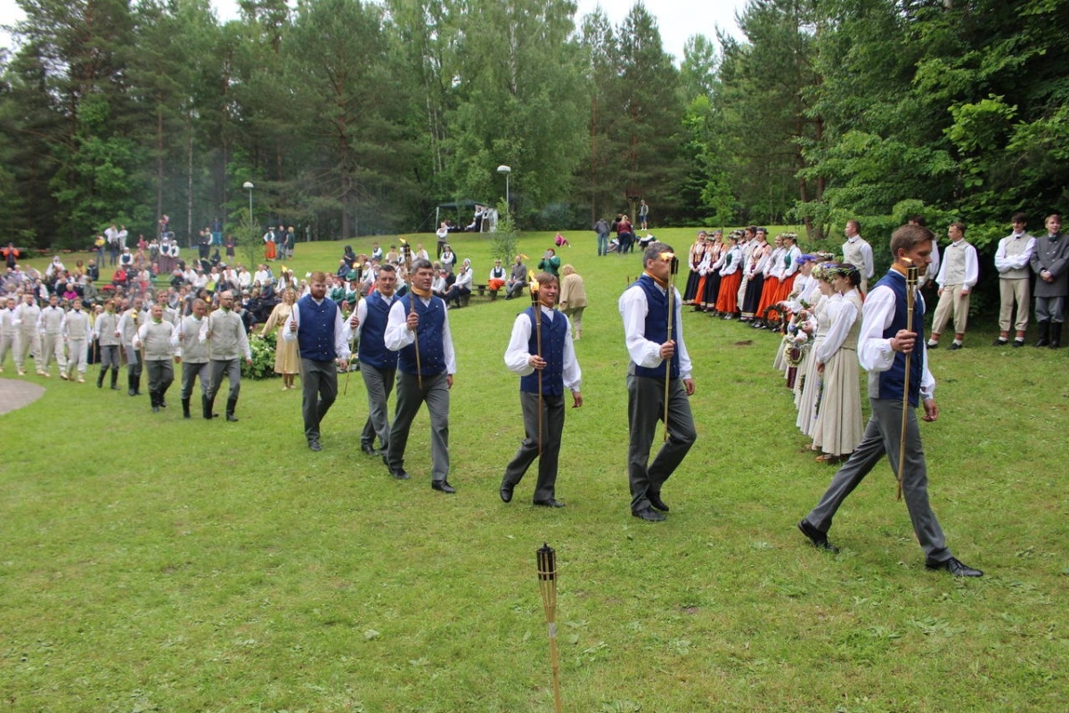 Dobeles novada deju kolektīvu ielīgošanas sadancis Tērvetē