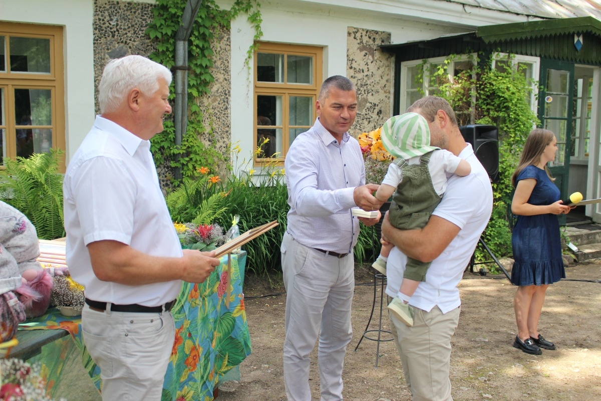 Mazā Novadnieka godā iecelti Augstkalnes, Bukaišu un Tērvetes mazuļi