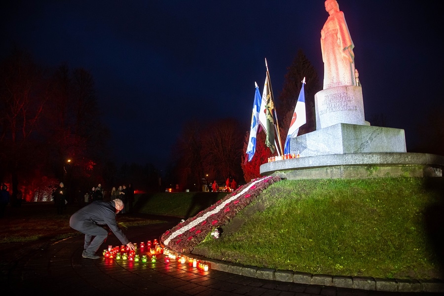 Latvijas Republikas proklamēšanas 102. gadadiena 18.11.2020. Foto G. Janševskis