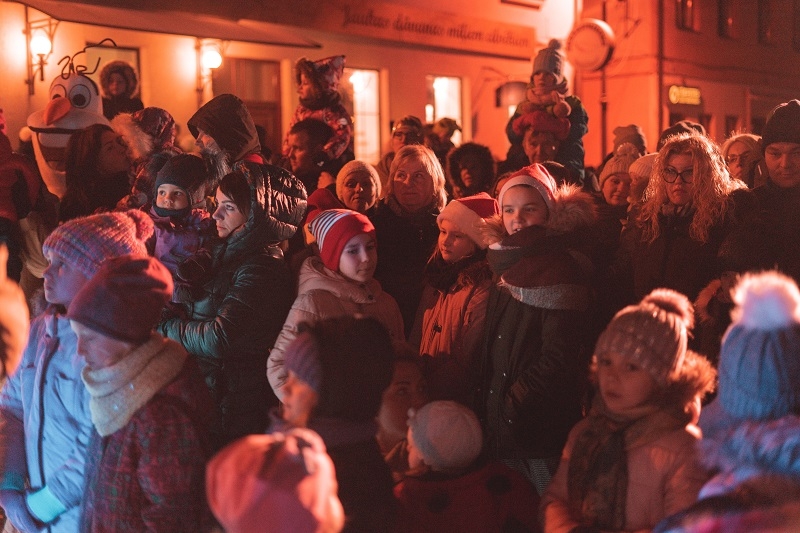 01.12.2019. 10. Sniegavīru saiets un Ziemassvētku lielā egle Dobelē. Foto: Kaspars Krauze