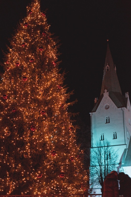 01.12.2019. 10. Sniegavīru saiets un Ziemassvētku lielā egle Dobelē. Foto: Kaspars Krauze