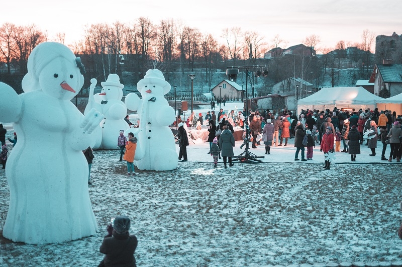 01.12.2019. 10. Sniegavīru saiets un Ziemassvētku lielā egle Dobelē. Foto: Kaspars Krauze