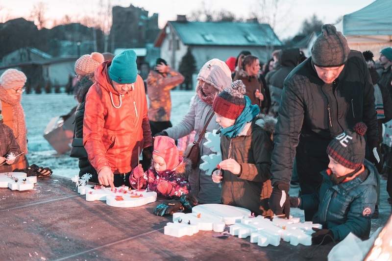 01.12.2019. 10. Sniegavīru saiets un Ziemassvētku lielā egle Dobelē. Foto: Kaspars Krauze