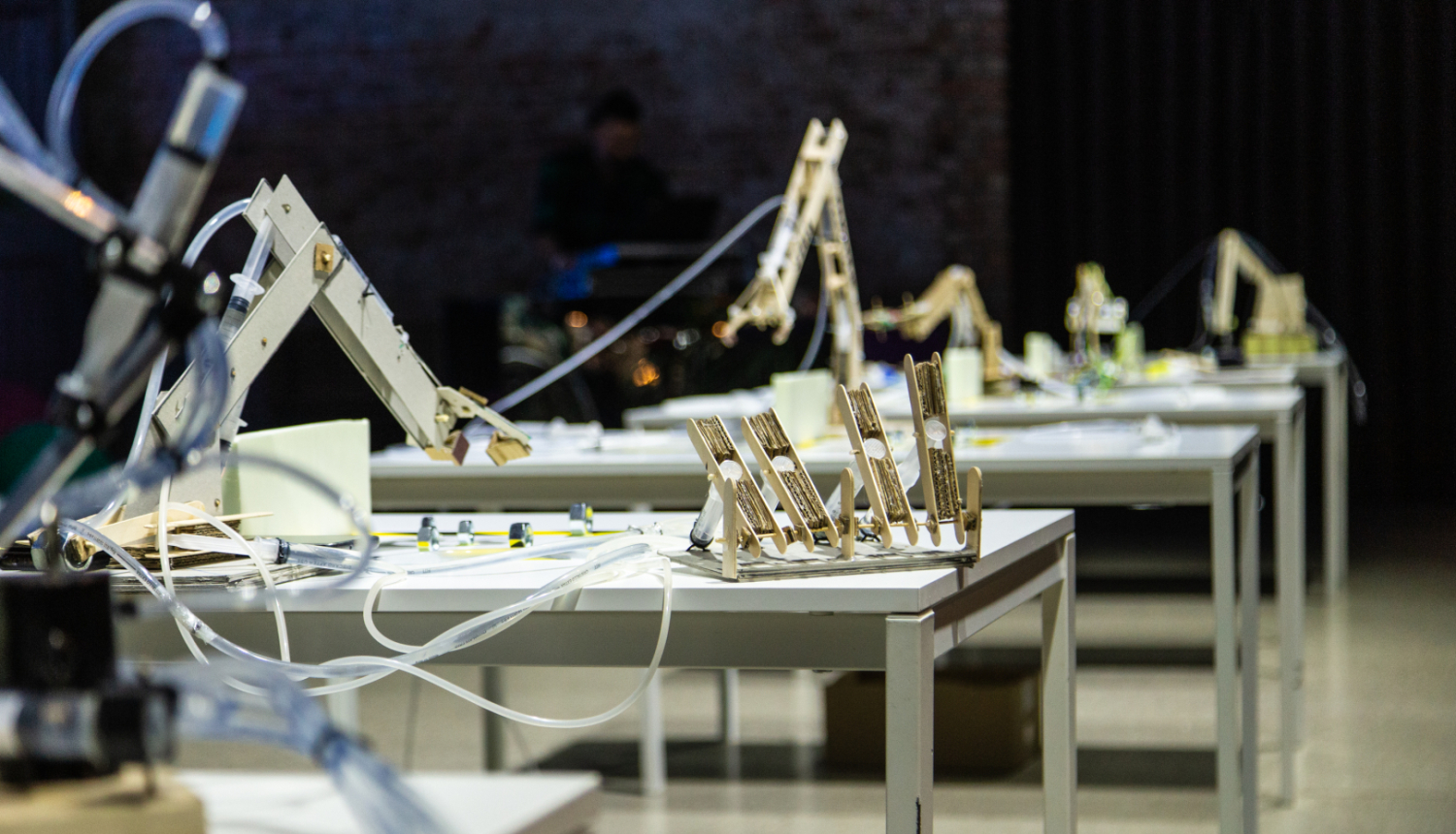 Pieci ekspertu ieteikumi vecākiem, kā palīdzēt bērniem apgūt eksaktos priekšmetus