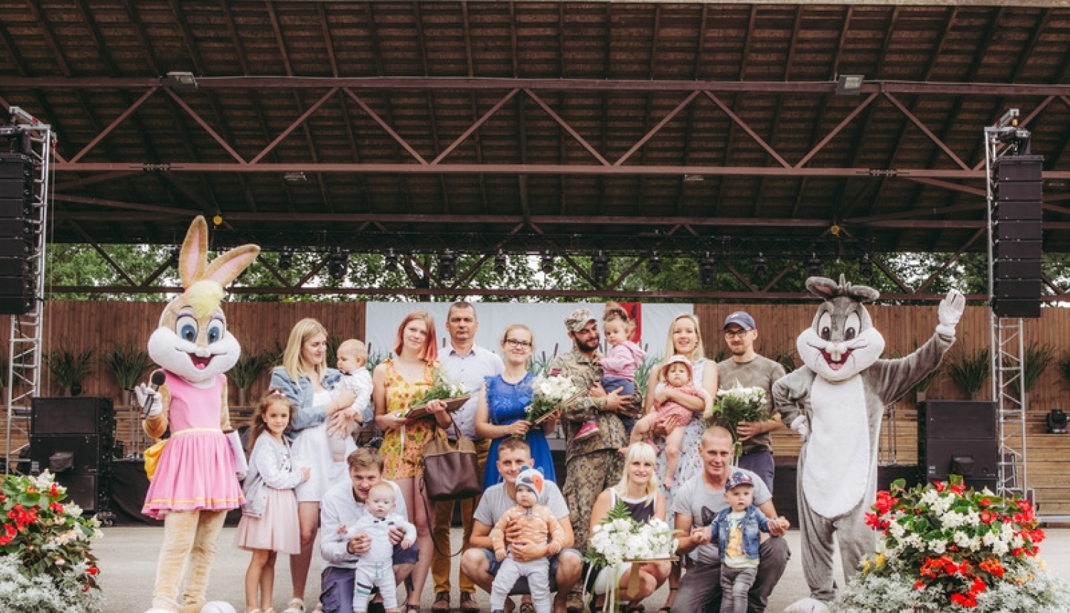 mazuļu sveikšana Aucē