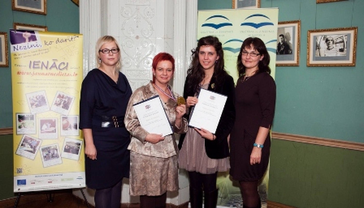 Pasniegtas balvas „Darbs ar jaunatni" 2012.gadā