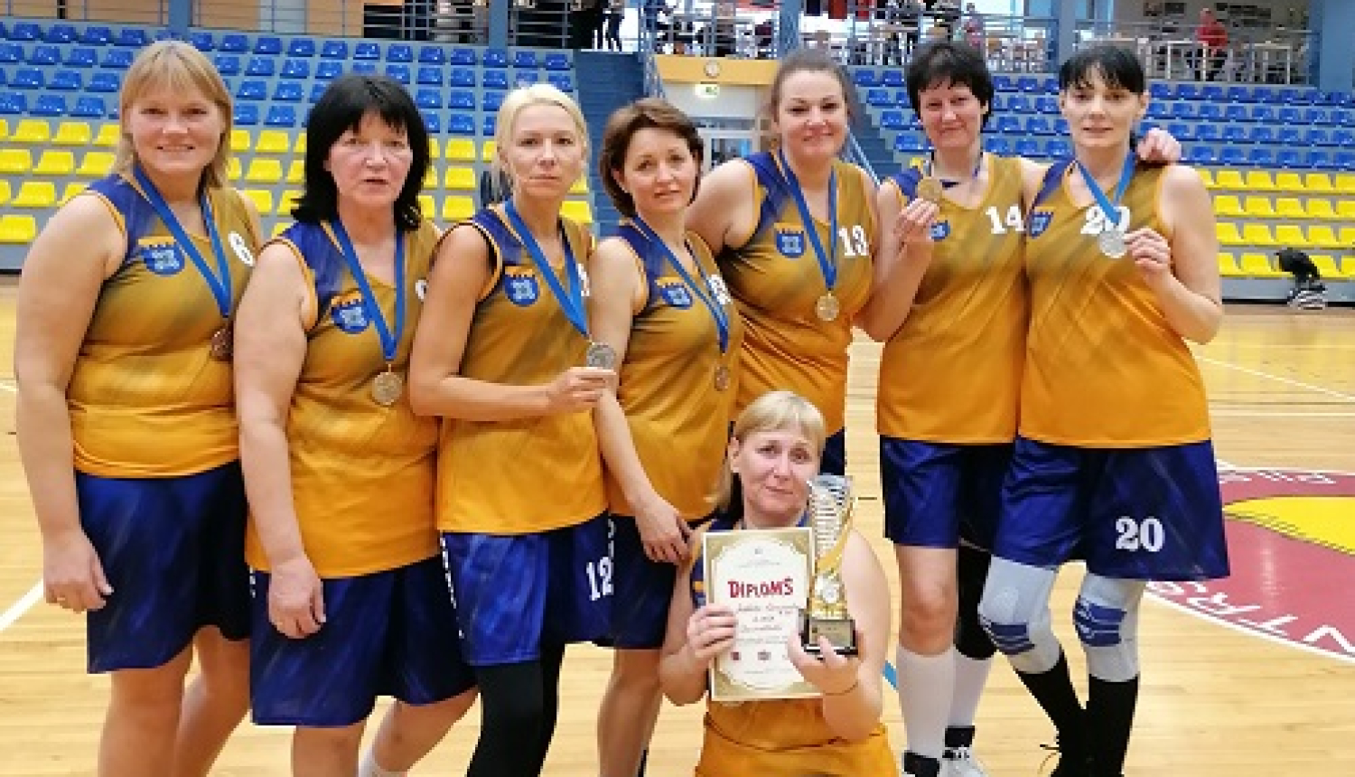 Dobelniecēm sudrabs 