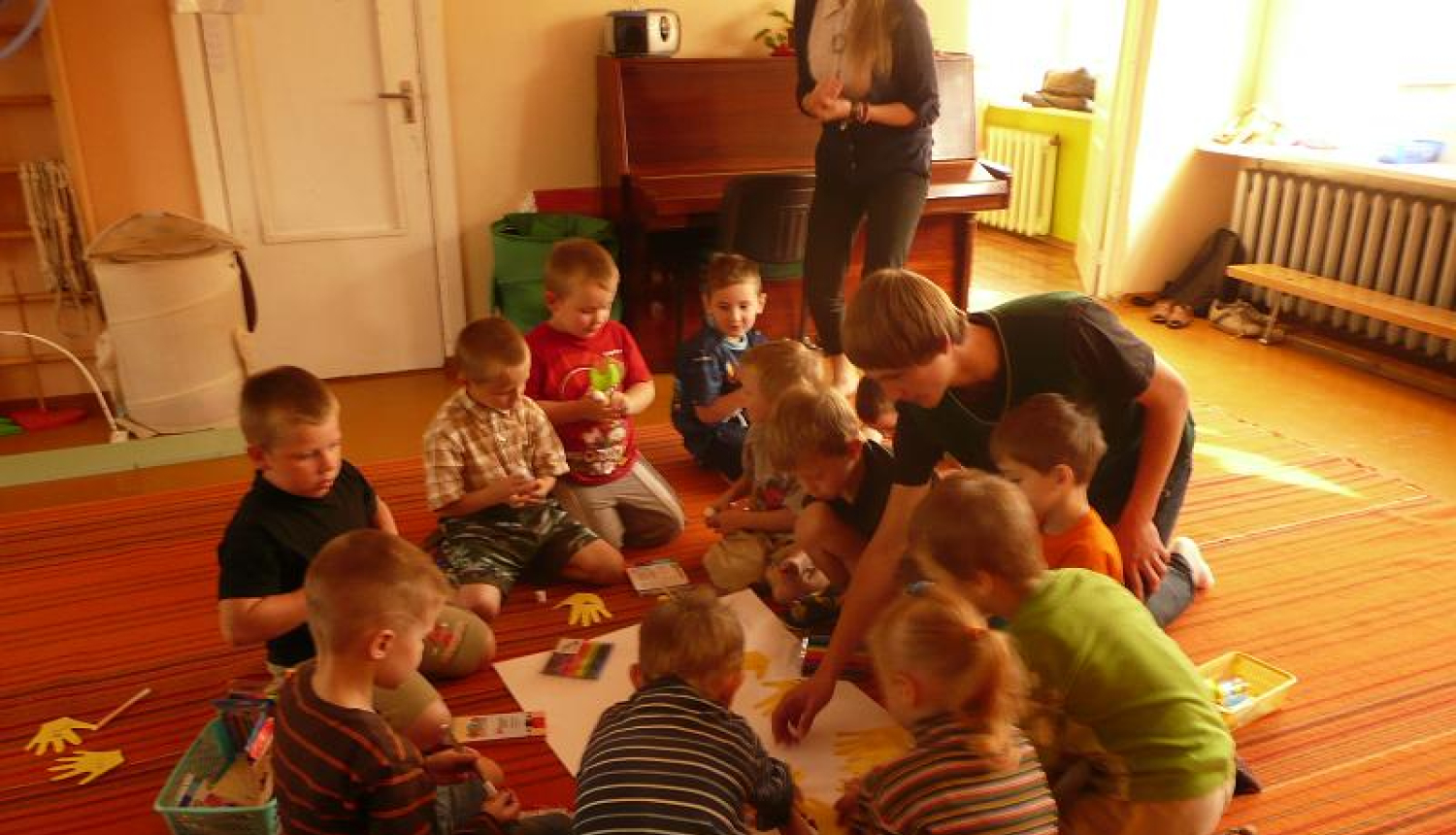 Miers nozīmē visu laiku teikt „čau!"