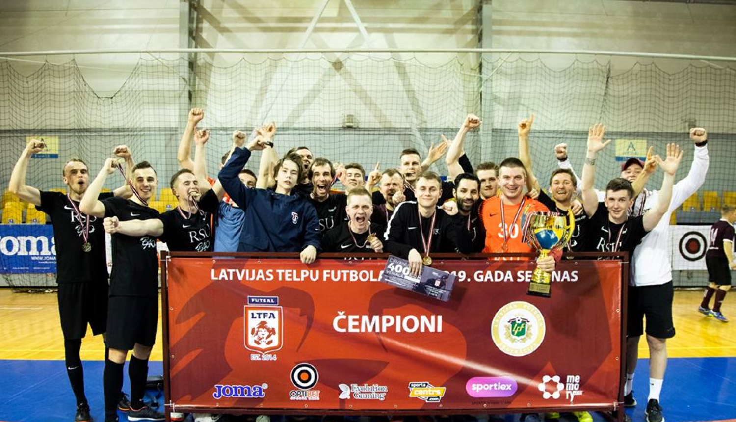 Dobelniekiem Latvijas telpu futbolā čempionu tituls