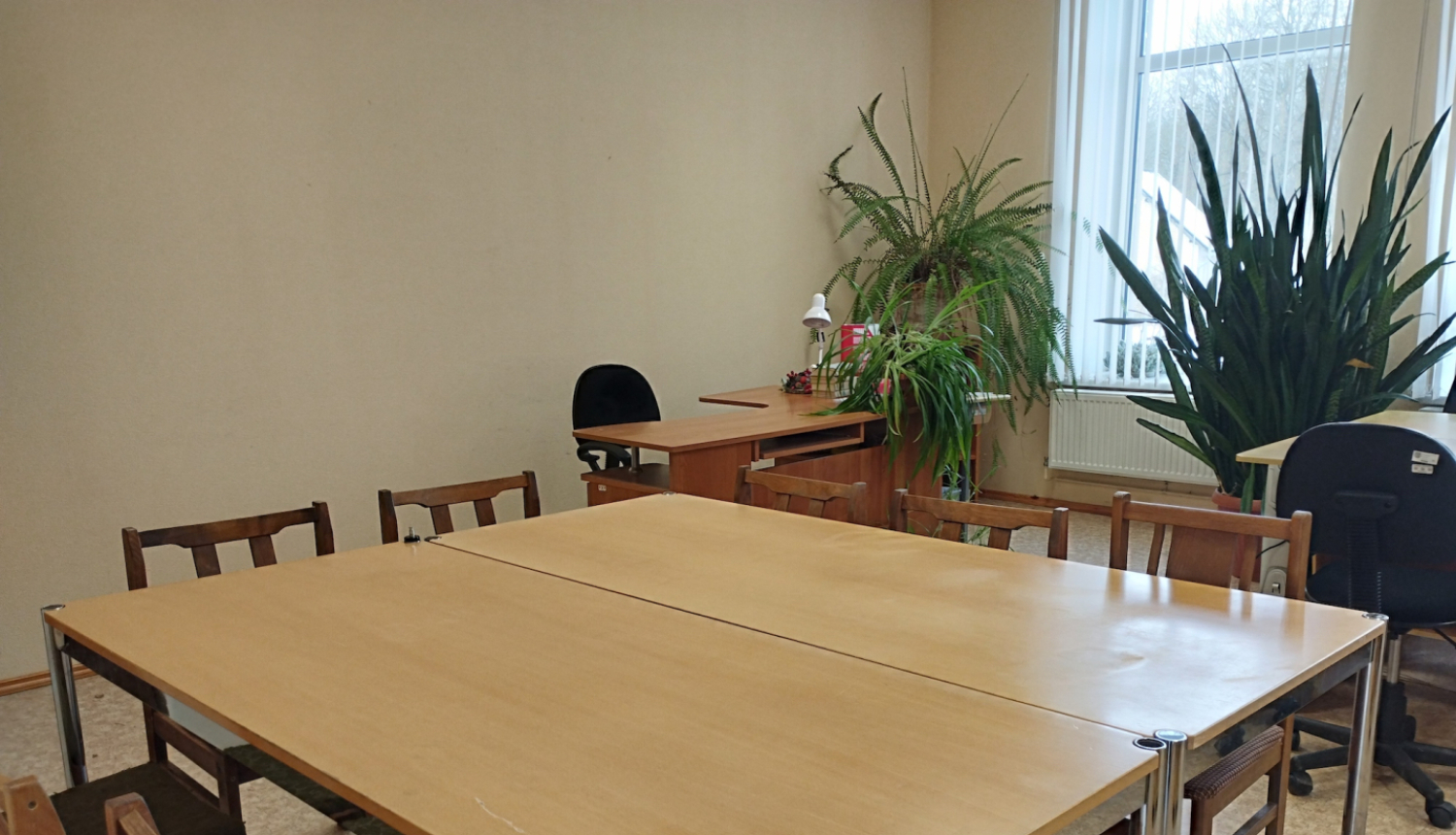 mebelu ziedojums ukru bibliotekai